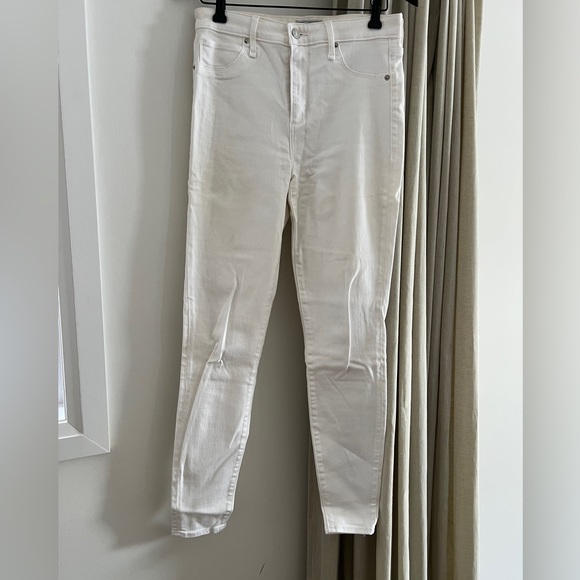 White high waisted Abercrombie Jeans - Picture 2 of 4